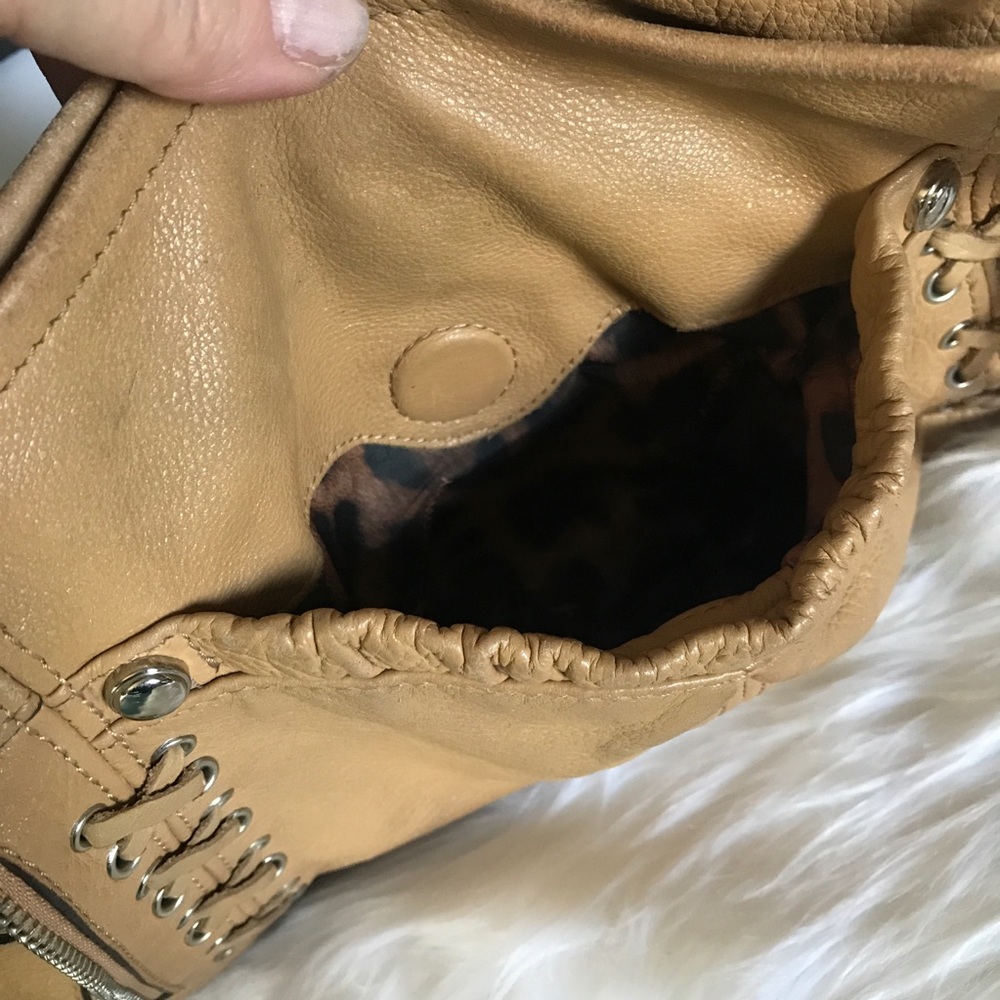 B Makowsky boho chic tan shoulder bag - Picture 7 of 16